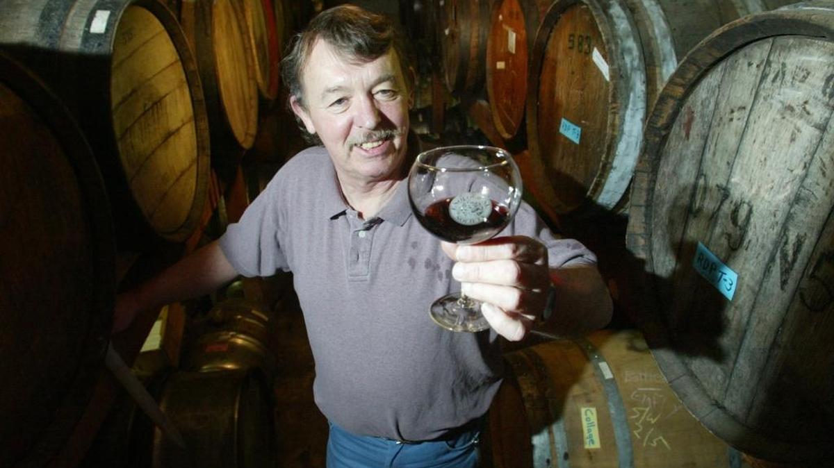 Mike Wallace, owner of Hinzerling Winery and one of Prosser’s original winemakers, died over the weekend. He helped start the Yakima Valley Spring Barrel Tasting weekend, one of the largest retail weekends in Washington wine country.