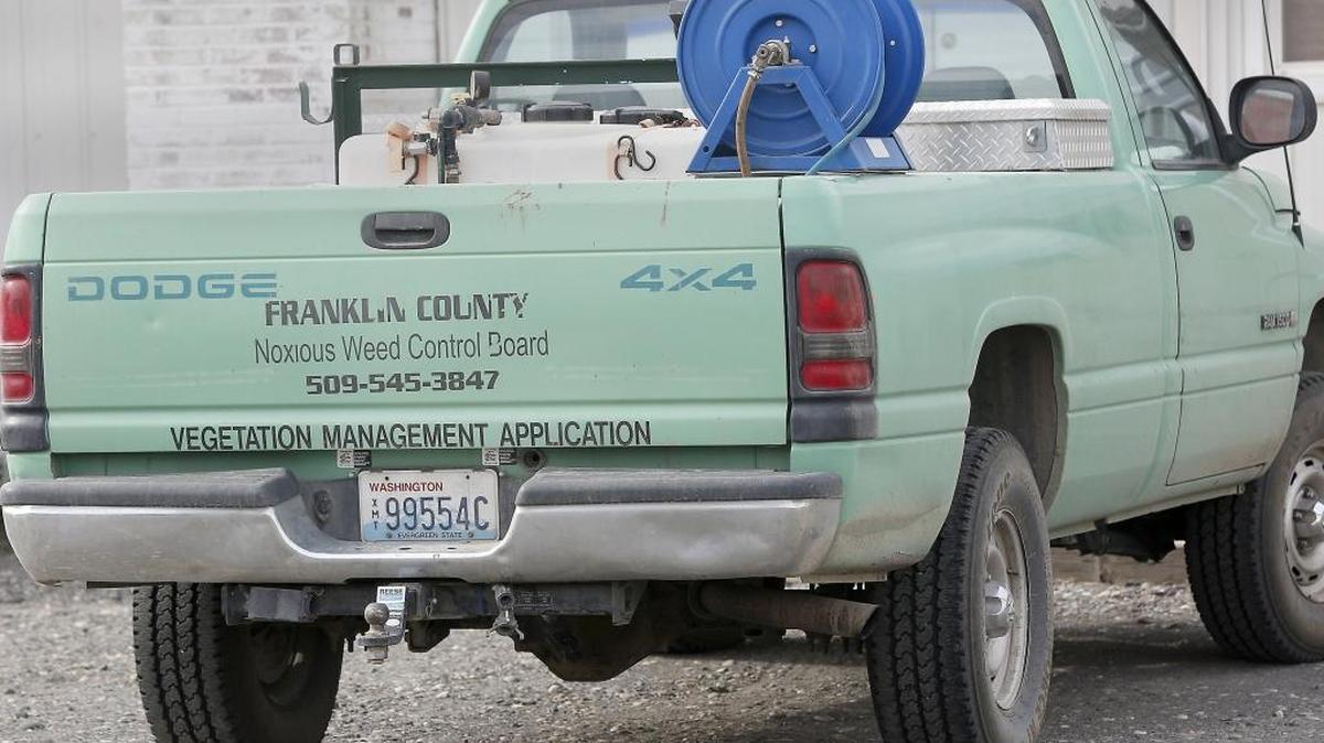 
Franklin County commissioners Wednesday approved an increase of $3 to the assessment fee for the Franklin County Noxious Weed Control Board, raising the amount residents pay per parcel of land from $5 to $8.
