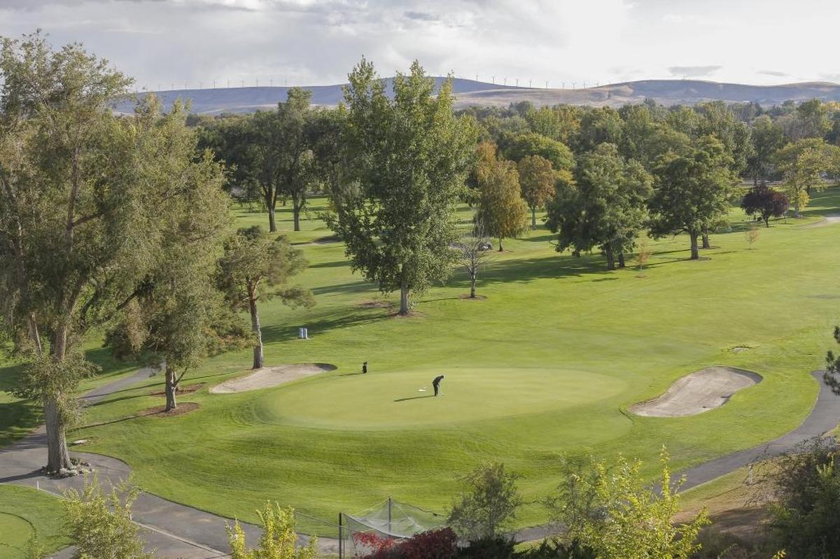The Tri-City Country Club will become Zintel Creek Golf Club after ownership was transferred last week to a group of 20 club members.