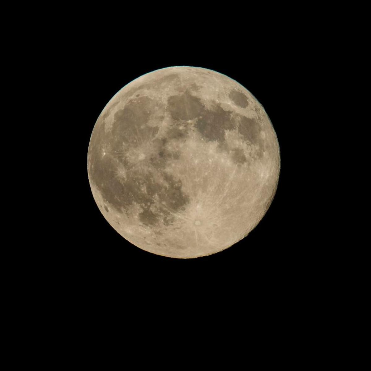 Washington state will see two full moons in May 2026.