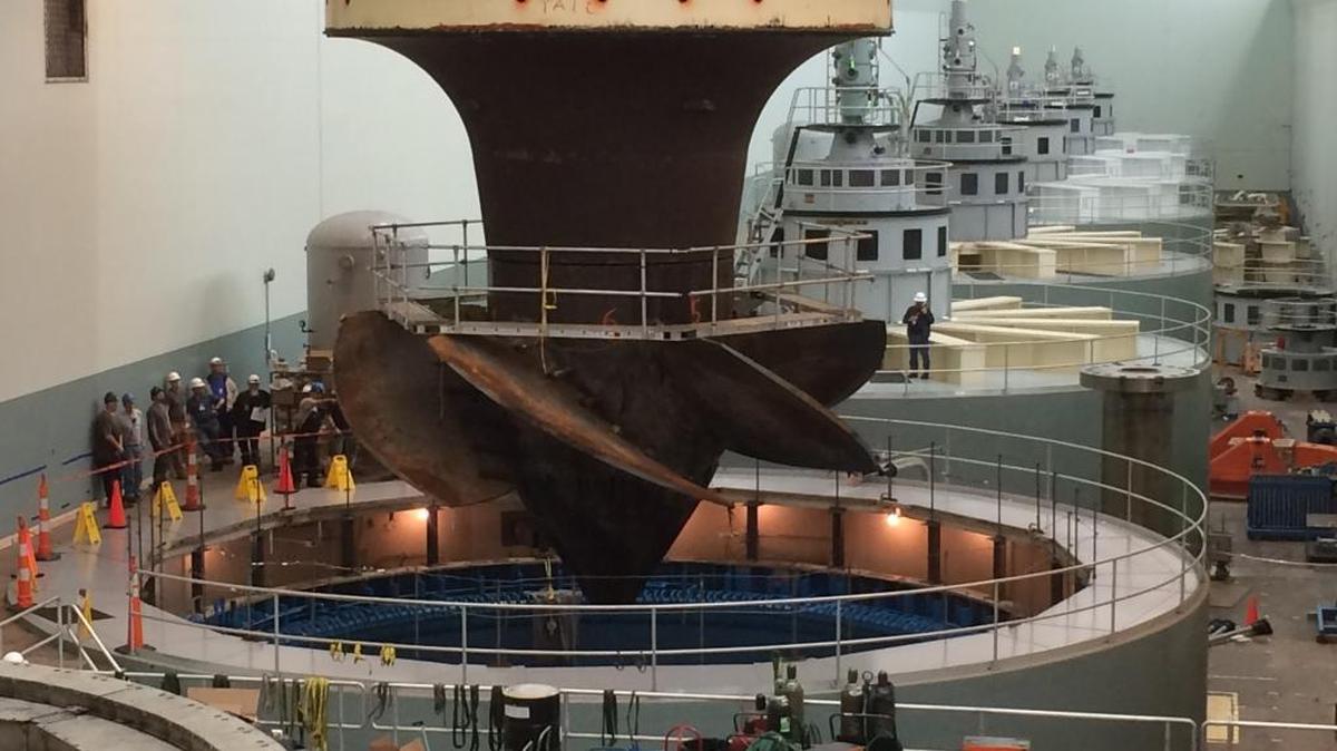Workers at Lower Monumental Dam lifted the unit 1 turbine out of the turbine pit. Upgrades of unit 1 at Lower Monumental involves the complete disassembly of the turbine runner.