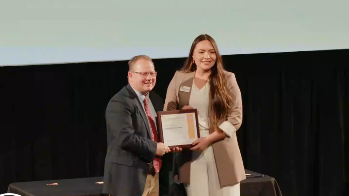 Watch as crowd erupts for Tri-City educator named WA Teacher of the Year