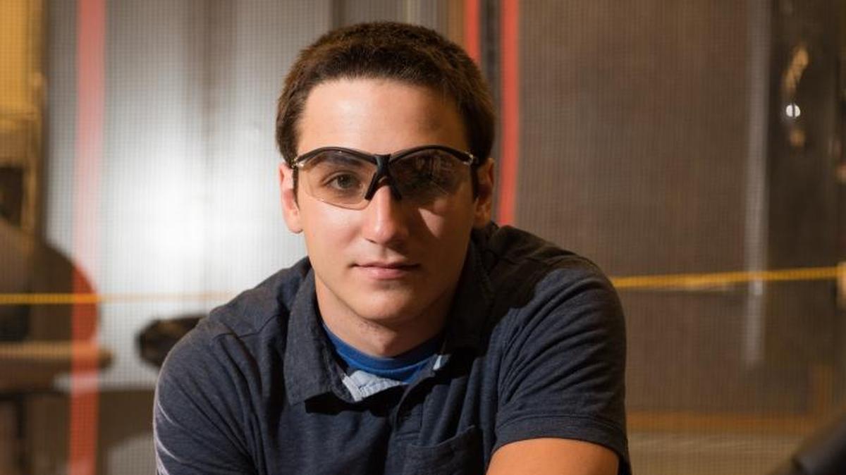 Washington State University electrical engineering student Gordan Gavric is participating in a National Security Internship Program that allows him develop software that controls PNNL’s unmanned aerial vehicle.