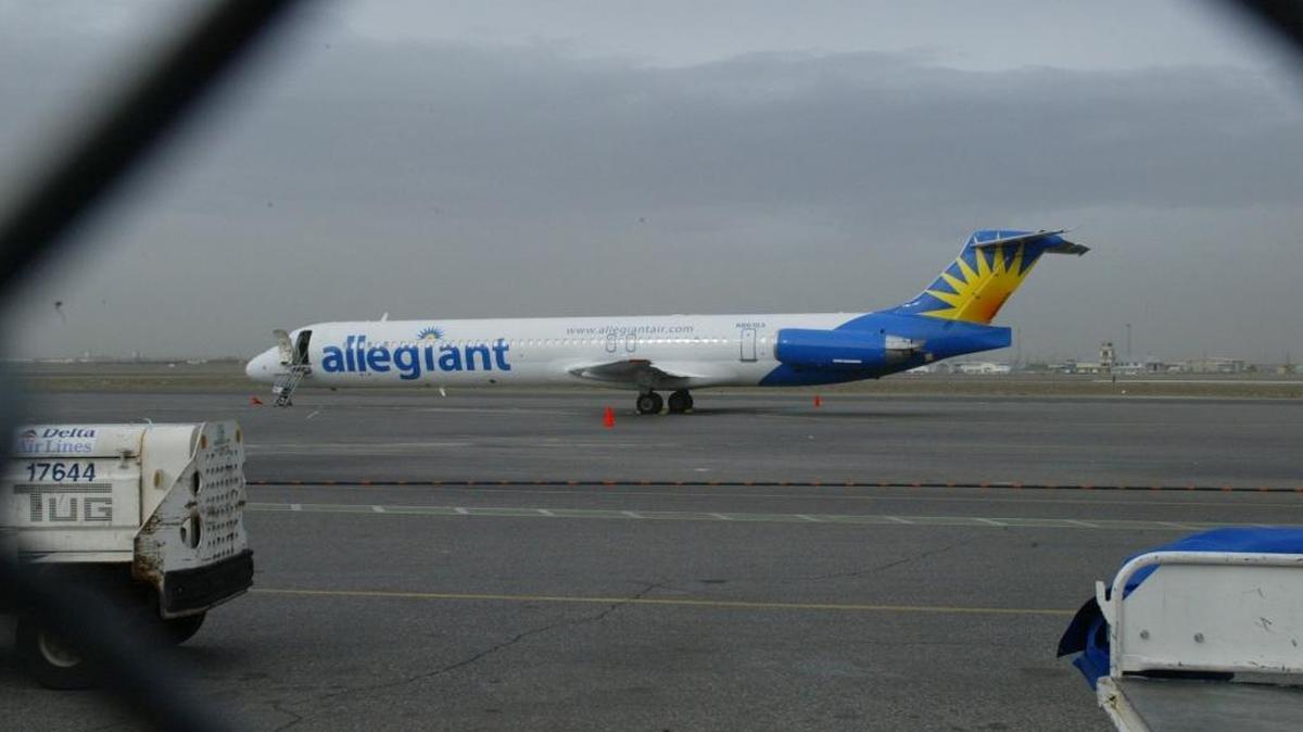 An Arizona man on a flight to the Tri-Cities Airport is charged with threatening to commit sexual abuse on an Allegiant flight.