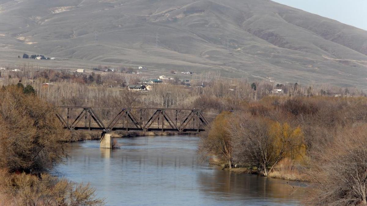 The Yakima River winds through Benton City.