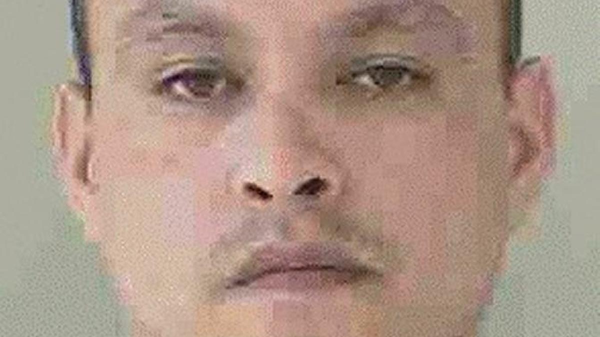 Manuel Farias, 37, has Department of Corrections warrants for escape from community custody and failure to appear in court on charges of meth possession and fourth-degree assault.