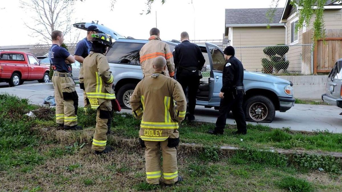 Pasco police and firefighters responded Sunday morning to a report of an attempt to set a car on fire.