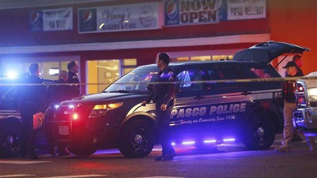 
In this Feb. 10, 2015, file photo, Pasco police investigate the scene of the shooting of Antonio Zambrano-Montes.
