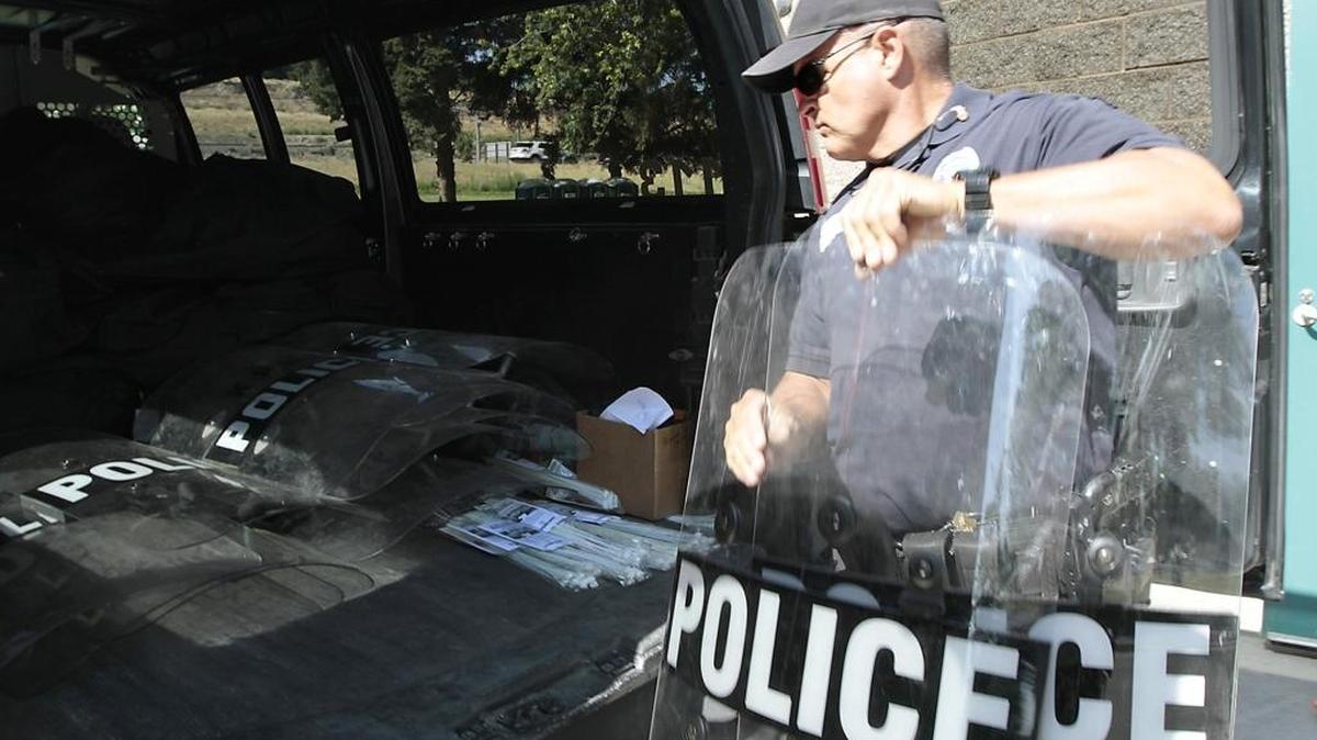 Violent crimes and property crimes in Kennewick were down for a second year in a row, reaching the lowest point in 20 years, said Kennewick police.