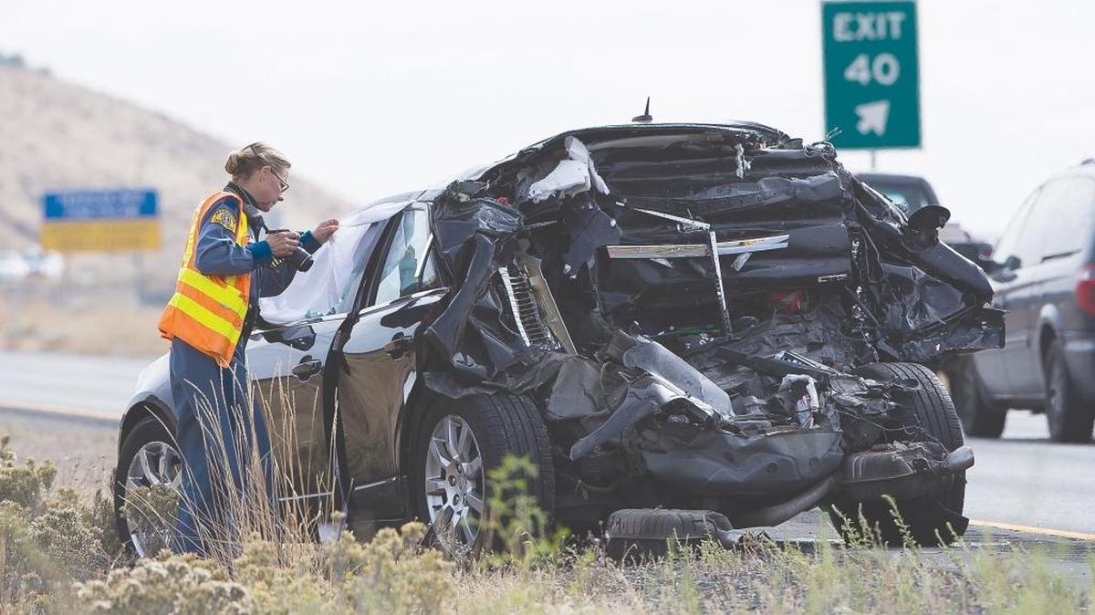 State troopers investigate the Interstate 82 crash near Union Gap on Oct. 23, 2015 that killed JoAn and Leonard “Len” Shure of Pasco.