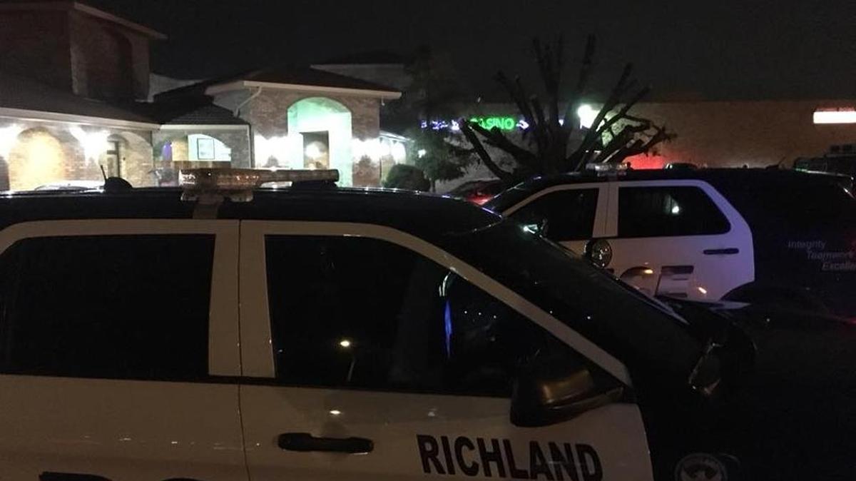 Richland police are searching for a suspect who ended an argument by displaying a gun at Joker’s Casino early Friday.