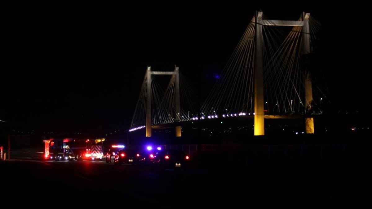 
Pasco police investigate a homicide at Ninth Avenue and River Street near the cable bridge Wednesday night.
