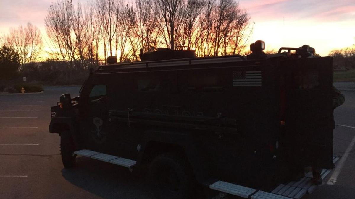 Jamin Lewis Harris, 34, of Oregon, was arrested Saturday morning after firing at least a dozen rifle rounds inside his room at Richland’s Shilo Inn. The Tri-City Regional SWAT Team responded to help negotiate a peaceful surrender.
