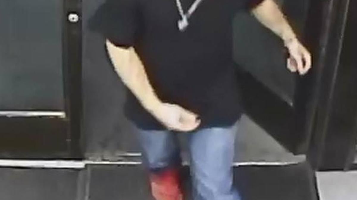 Police are searching for a man in a black T-shirt who reportedly stole a case of Coors Light beer from a Kennewick gas station Friday night.