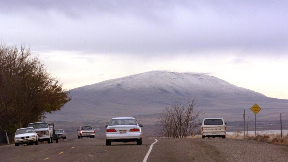 Snow is possible this weekend in the Tri-Cities. It may not stick on the ground in the Tri-Cities, but it could turn the top of Rattlesnake Mountain white.
