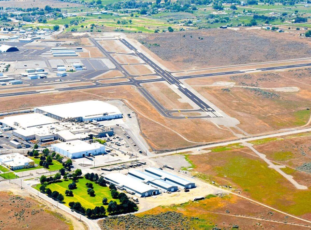 Richland Airport off Highway 240