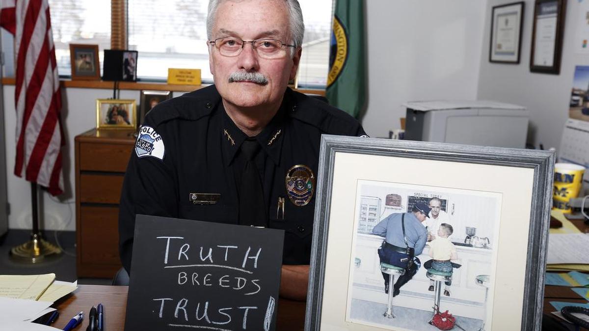 Paso police Chief Bob Metzger