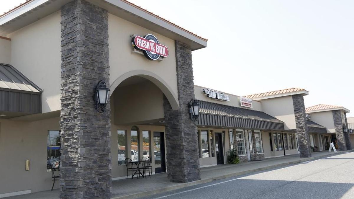 Fresh Out of the Box owners Jenny and Jimmy Nguyen are opening a storefront location August 30 in Marineland Village at South Edison Street and West Clearwater Avenue in Kennewick.