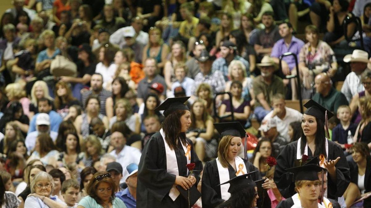 River View High School is delaying the 2017 graduation by a week because of snow days.