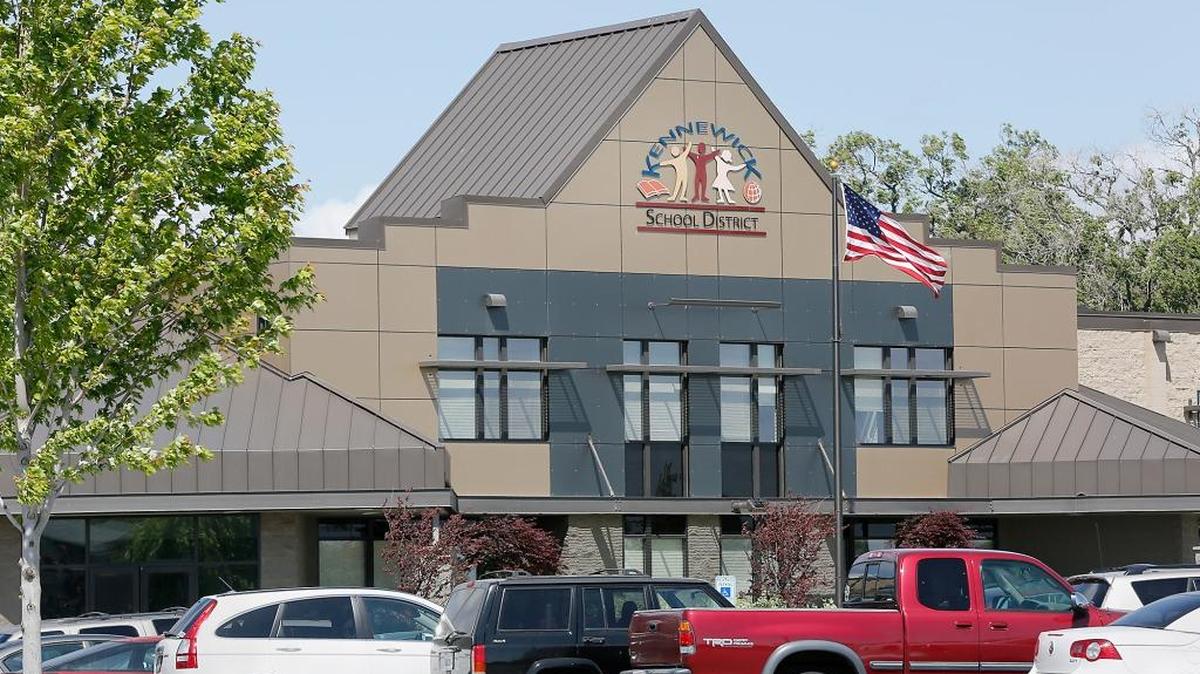 The Kennewick School District headquarters building on West Fourth Avenue.