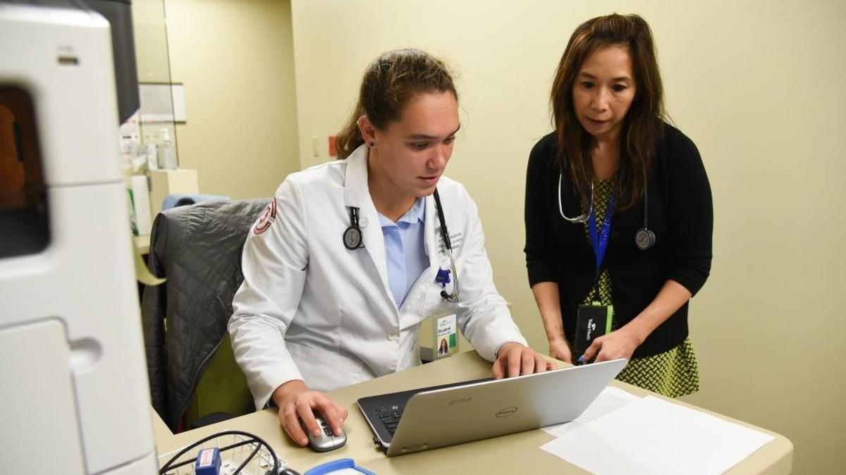 WSU medical students worked with doctors during their recent weeklong stay in the Tri-Cities.