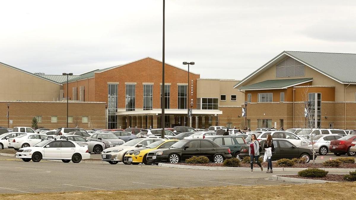 The Pasco City Council unanimously approved a special permit so Chiawana High School can put eight portable buildings in the parking lot north of the school. The portables will take over about 87 parking spaces.