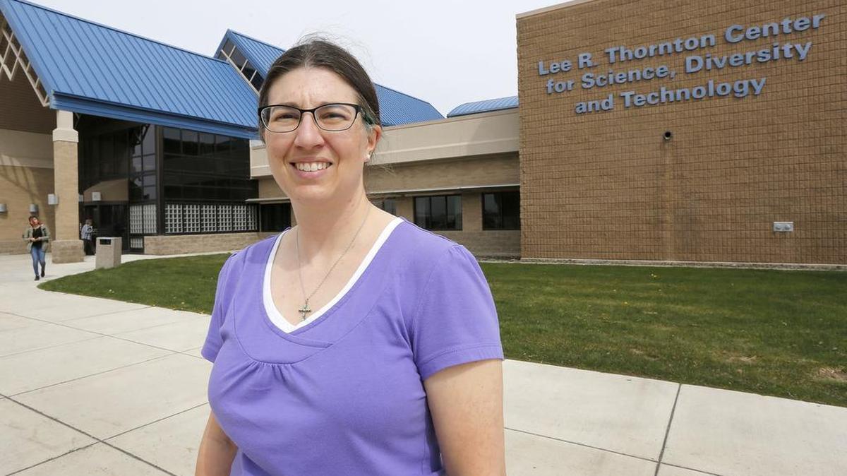 Kristy Henscheid, an associate professor of biology, championed a resolution for the Columbia Basin College Faculty Senate to support immigrants.