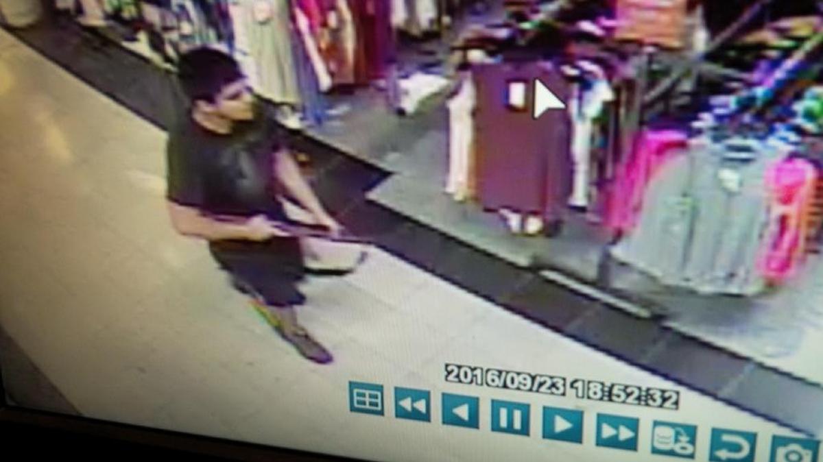 Authorities are asking for help identifying the suspect in Friday night’s fatal shooting at the Burlington mall, north of Seattle. People who have tips or information about the shooter or his whereabouts are asked to call 360-428-3211 or email scinv@co.skagit.wa.us.