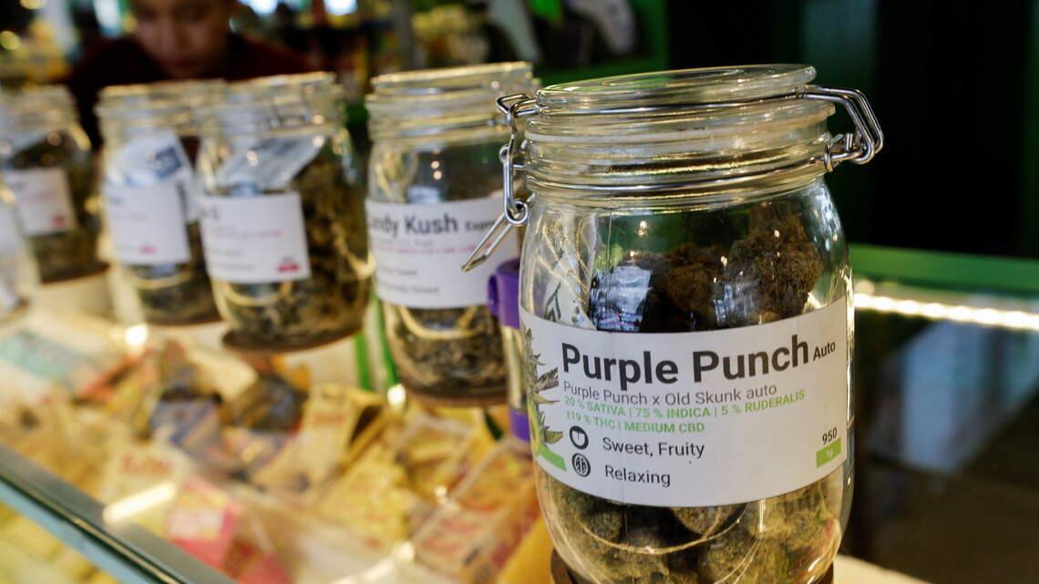 Pasco narrowly OK’s 5th cannabis shop but with last-minute restriction