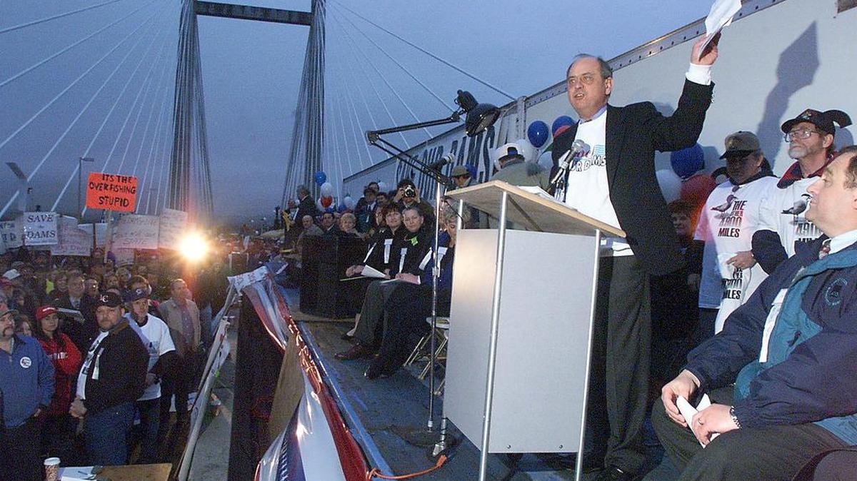 Rep. Doc Hastings spoke at a Save Our Dams Rally held mid-span on the Cable Bridge over the Columbia River on Feb. 18, 1999.