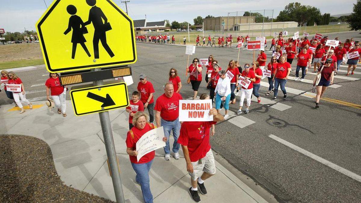 Kennewick teachers rally for bargaining during the summer of 2018.