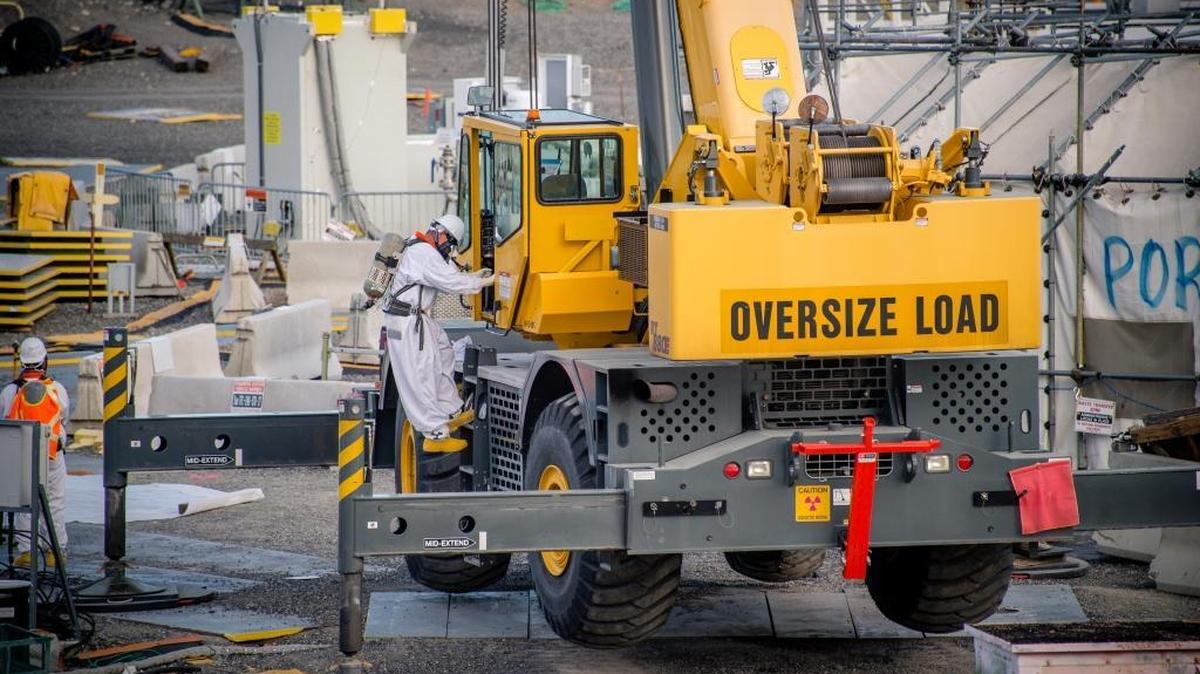 Washington River Protection Solutions, the Hanford tank farm contractor, has reached a settlement agreement with the federal government over allegations of timecard fraud. The alleged fraud occurred several years before this photo at the tank farms was taken.