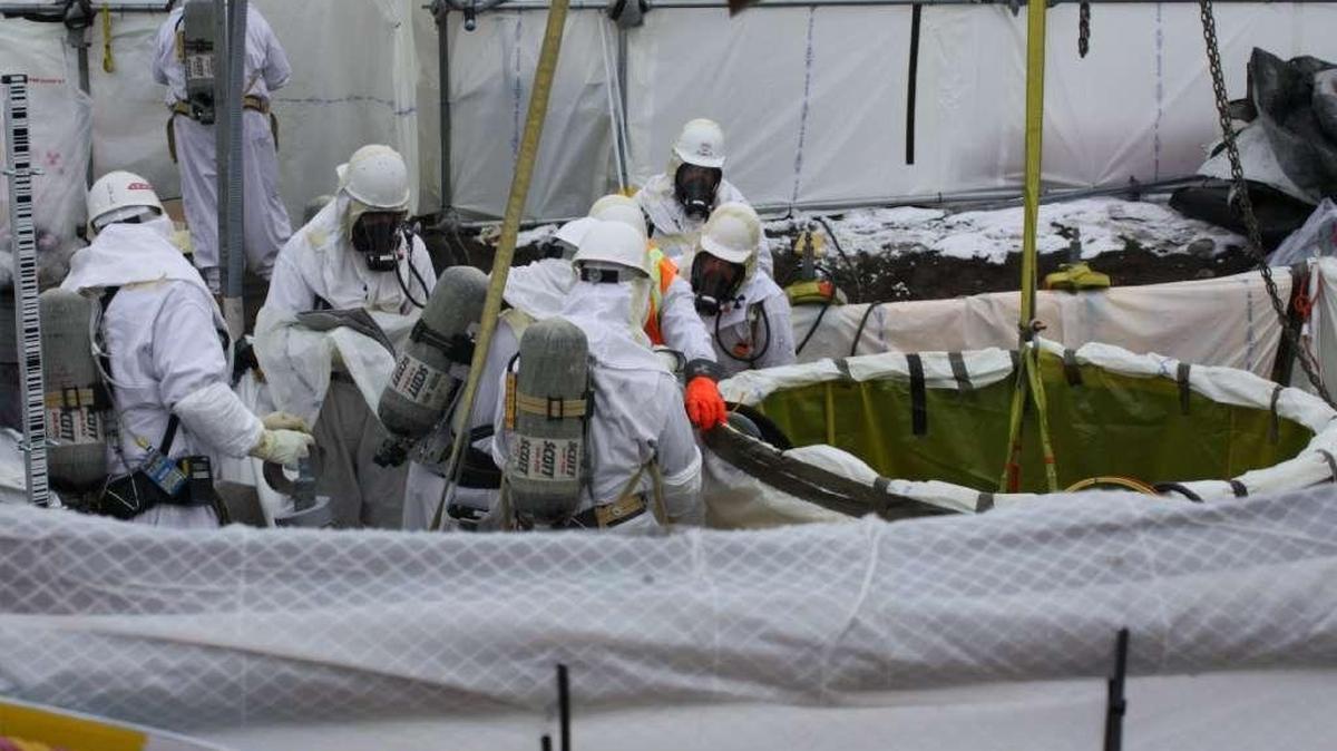 A Hanford worker called a halt to certain work in the nuclear reservation’s tank farm late Monday afternoon.