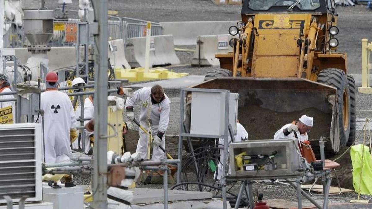 More Hanford tank farm workers have reported smelling suspicious odors that could be chemical vapors.