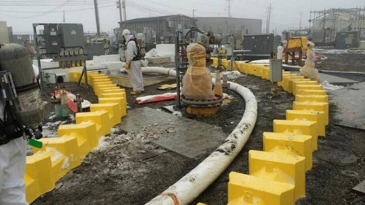Radioactive waste already has been removed from the oldest of Hanford’s double-shell tanks after an interior leak was discovered. The waste was moved through shielded, above-ground piping to a different double-shell tank.