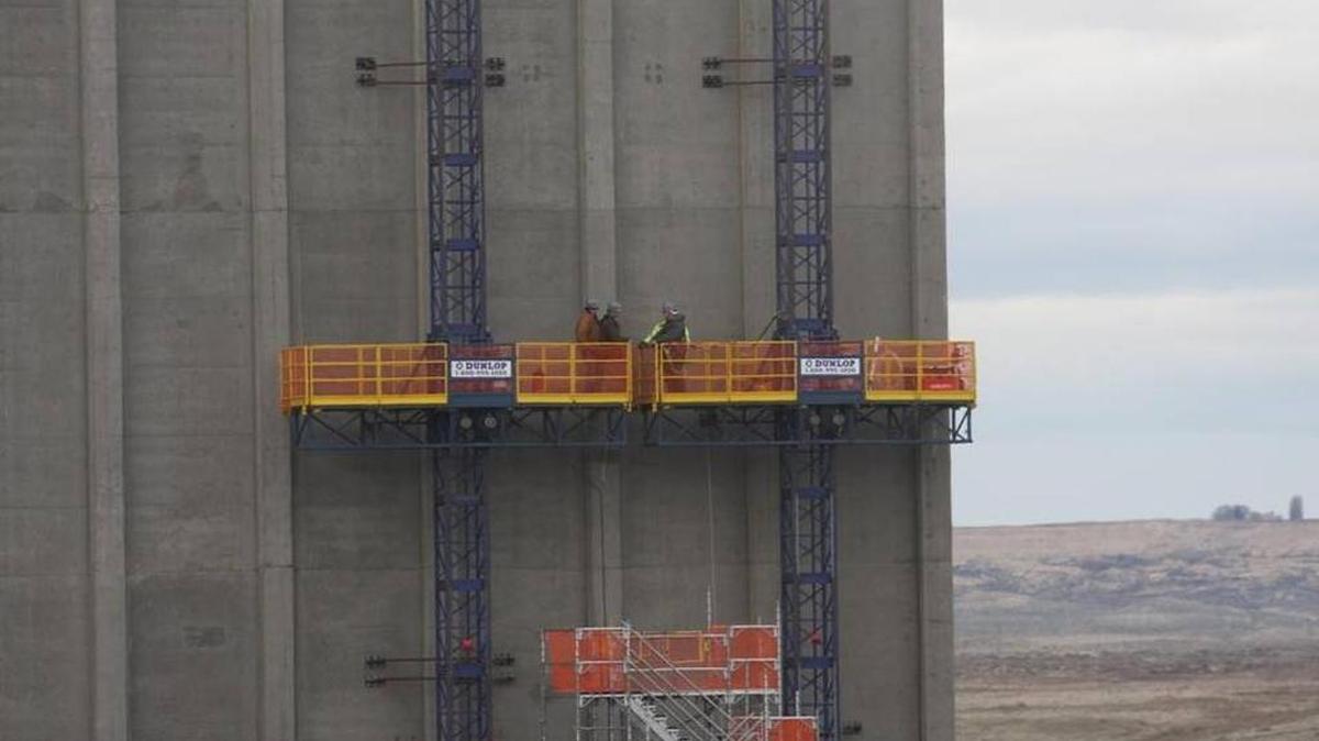 Energy Northwest employees prepare for the spring refueling and maintenance outage that started May 13.