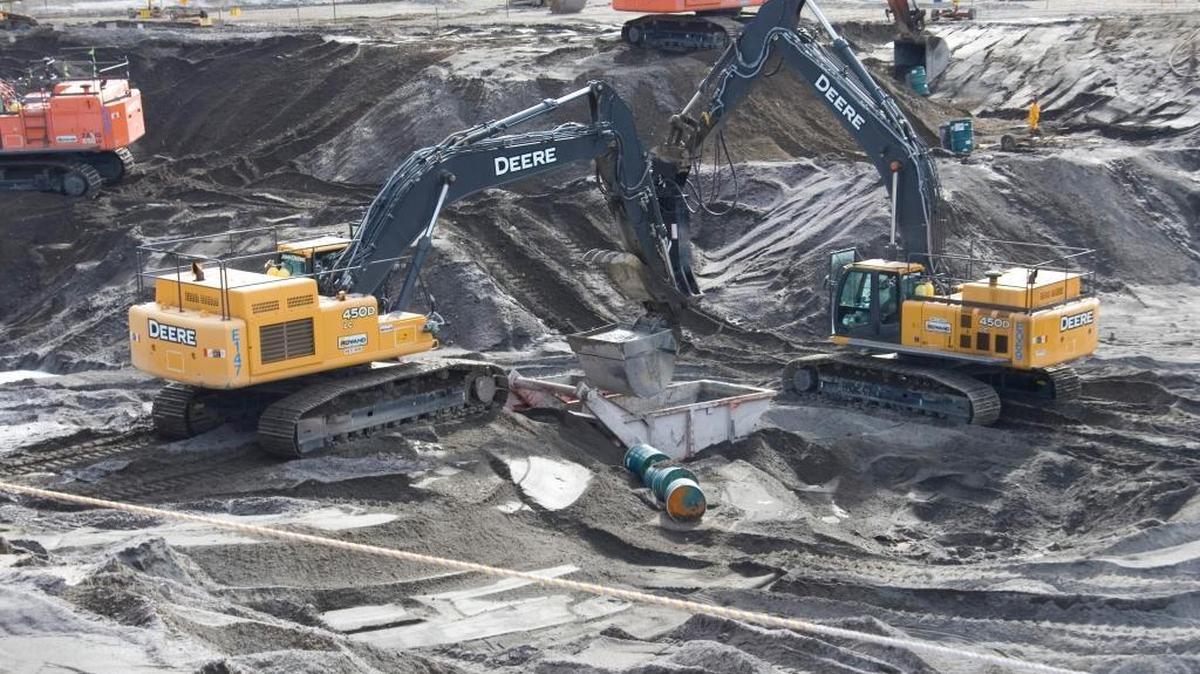 CH2M Hill Plateau Remediation Co. is expected to take over Washington Closure Hanford work at the 618-10 Burial Ground. Workers on the project are expected to transfer to CH2M Hill.