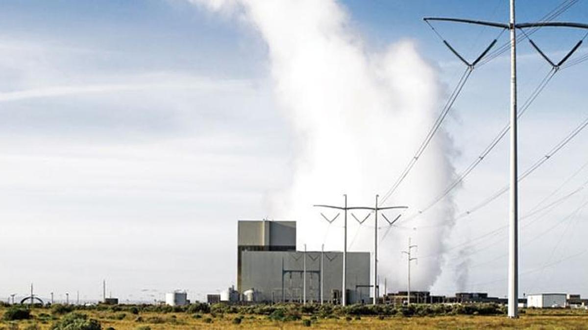 The Columbia Generating Station reconnected to the electric grid Monday morning.