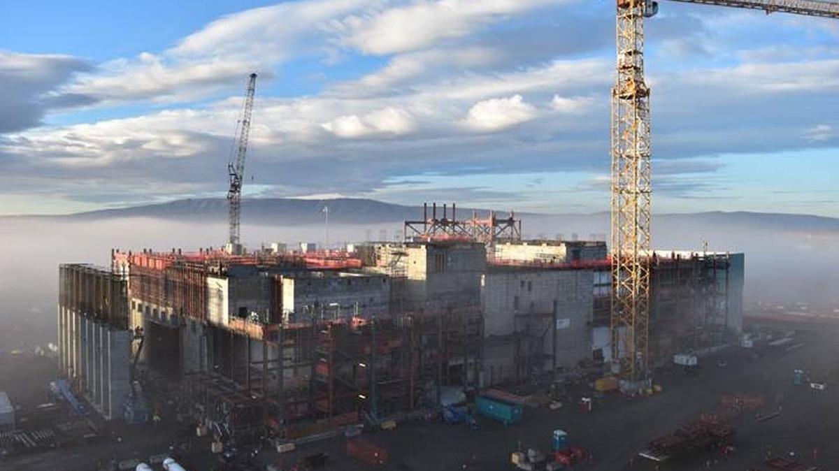 Progress in concrete work on the Hanford vitrification plant’s High Level Waste Facility was cited as a positive in Bechtel National’s 2015 pay determination scorecard.