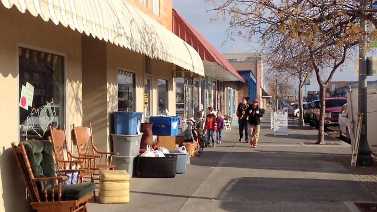 The Historic Downtown Kennewick Partnership has named a new executive director, Dan Smith, to start Dec. 1.