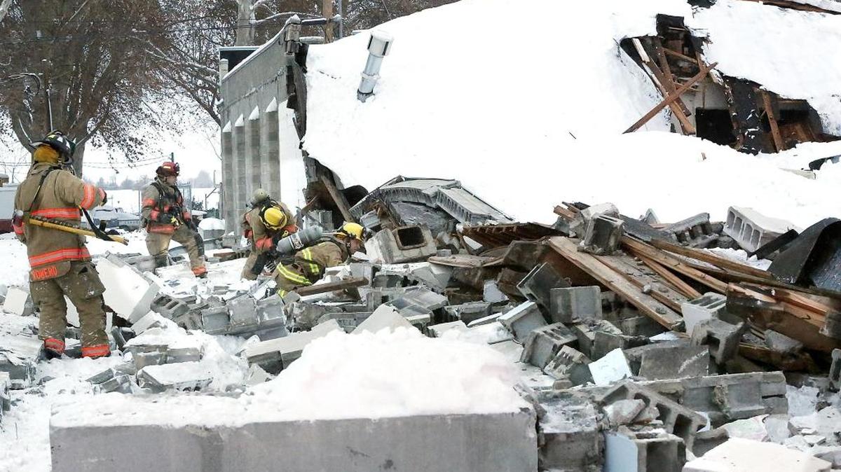 The Port of Kennewick is using a $910,000 insurance settlement from thes now-related collapse of a building at 211 E. Columbia Dr. to build a wine tasting room at Columbia Gardens Urban Wine and Artisan Village.