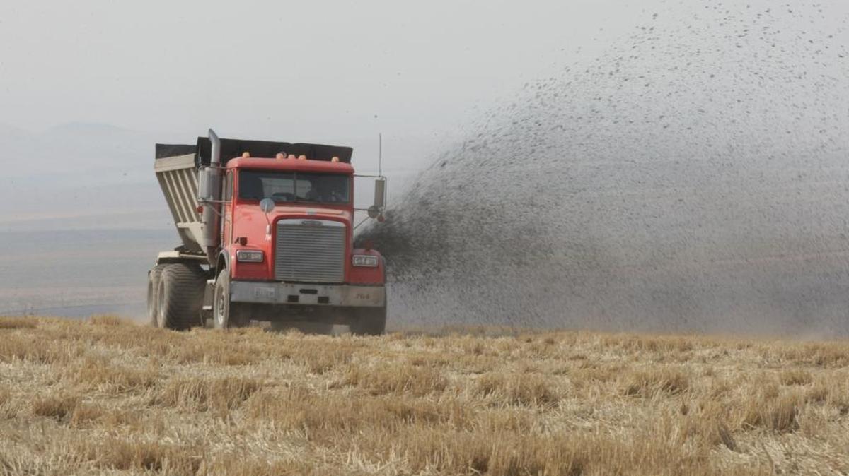 Benton County farmers want a bigger say in rural road maintenance after some gravel roads were damaged by spring maintenance work that left them nearly unusable by farm equipment and emergency vehicles.