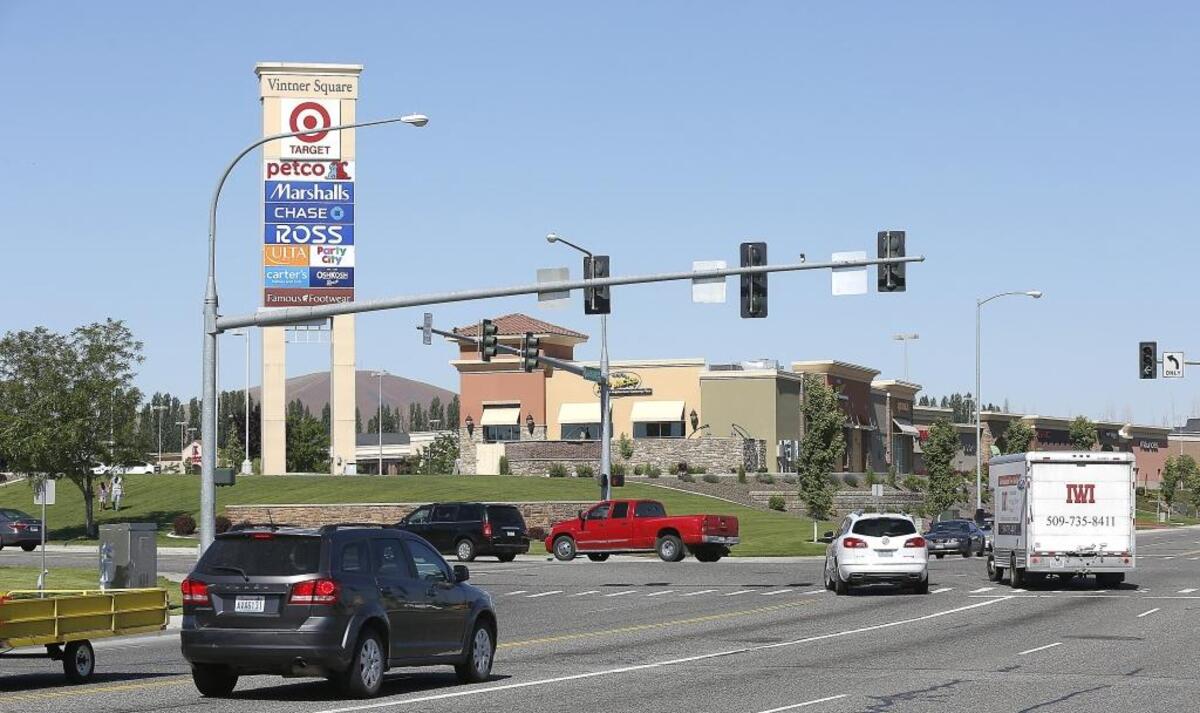 Grocery Outlet will join Target and other retailers at Vintner Square in Richland’s Queensgate ar