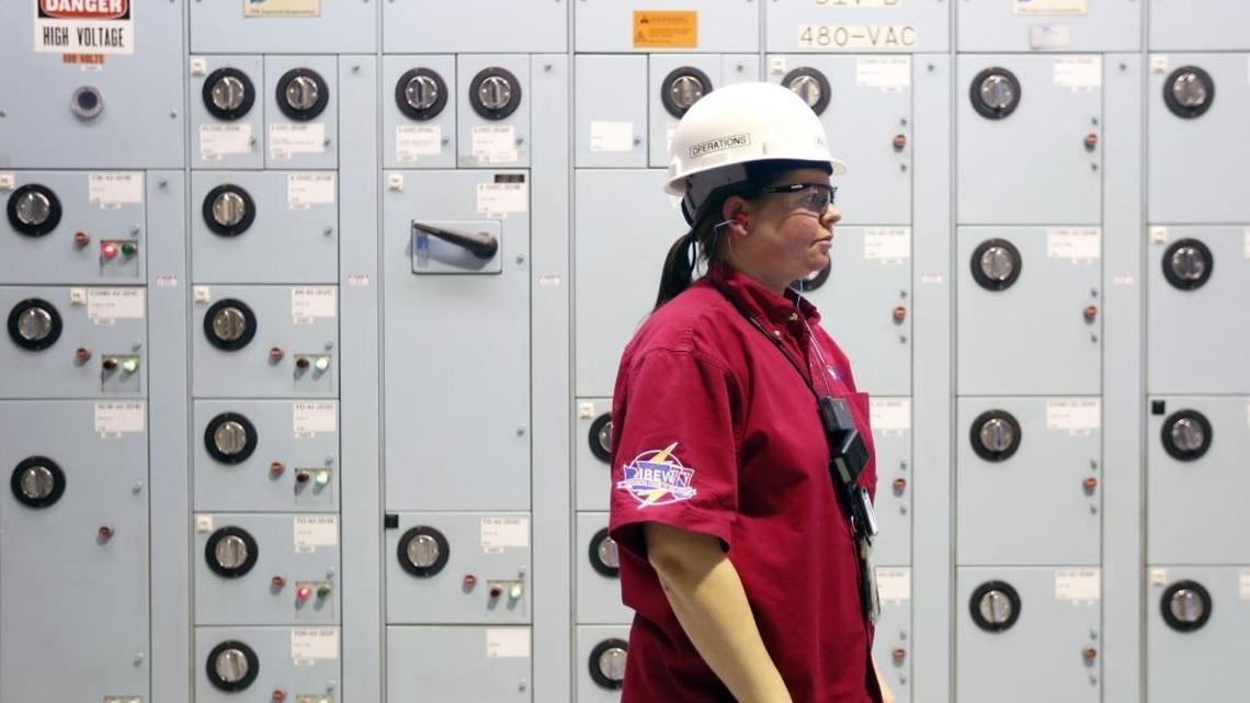 24 HOURS: Navy veteran stands watch at nuclear power plant during 3 a.m. hour (with video)