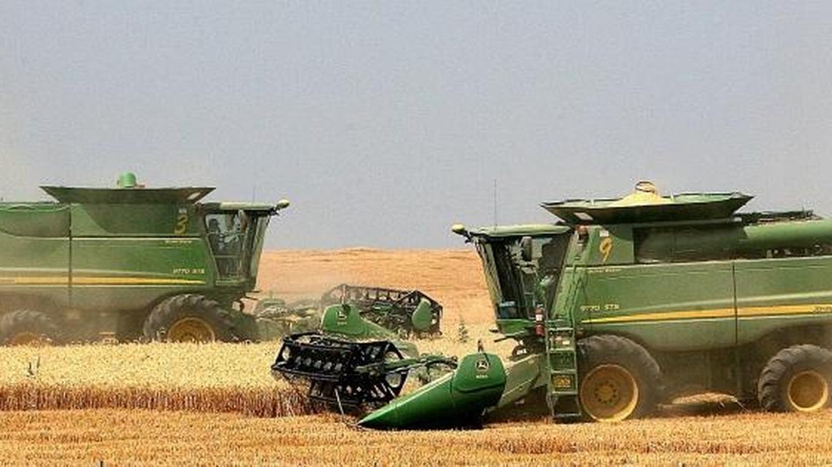 Benton County says farm roads damaged by spring maintenance will be repaired before the wheat harvest begins in July.