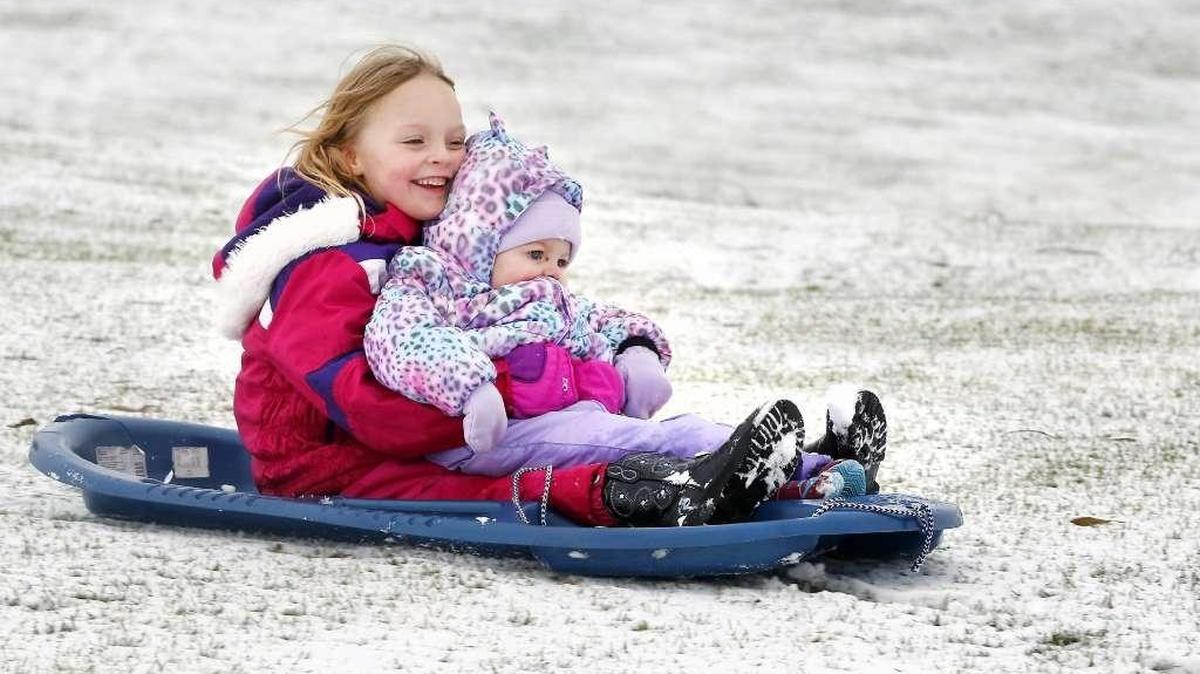 A light snowfall is forecast for the Tri-Cities Thursday with more snow possible late Friday.