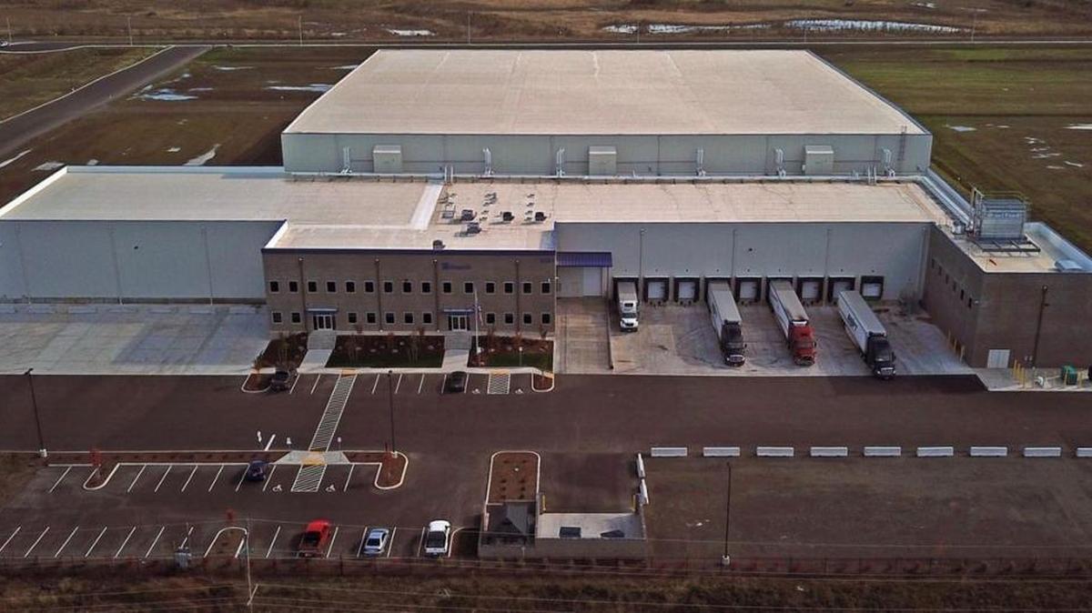 Henningsen Cold Storage’s newest facility is in Salem, Ore.