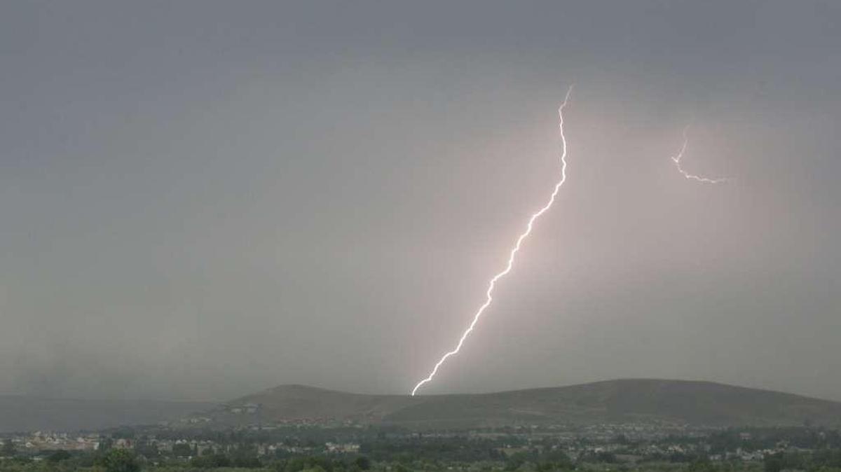 The National Weather Service is predicting possible thunderstorms Sunday.