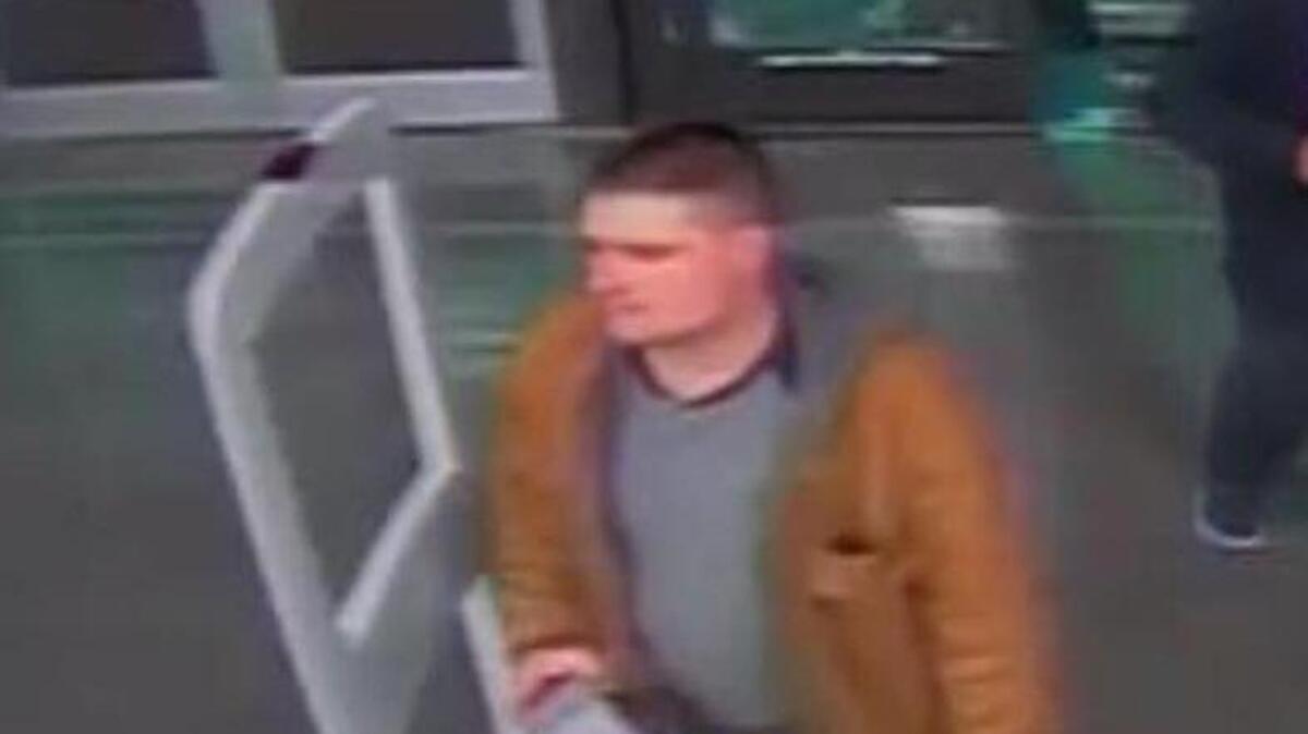 Richland police are searching for a middle aged man with a possibly Eastern European accent who started a fire at Fred Meyer Friday night.