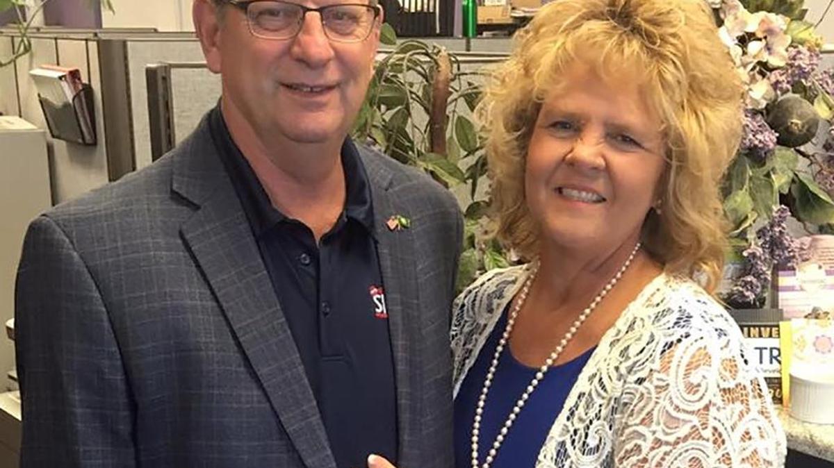 Steve and Shirley Simmons were named the 2017 Tri-Citians of the Year. The pair was recognized for their long-time community service.